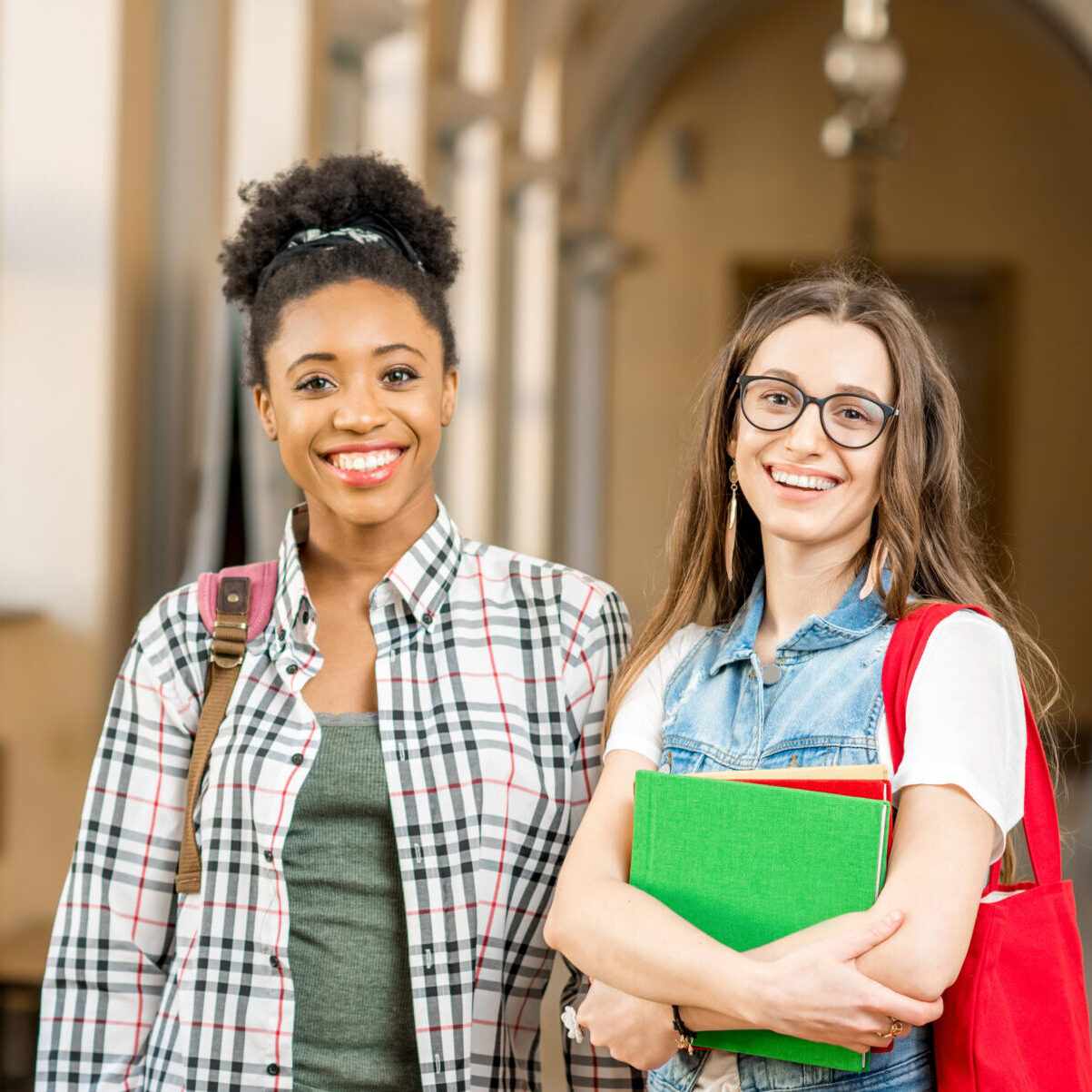 Portrait,Of,A,Young,Female,Multiethnicity,Students,Standing,Together,At